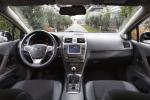 Toyota Avensis SW 2011 года